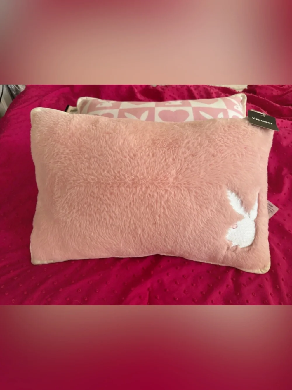 🐰 NWT PLAYBOY 🩷 Pink & White Heart and Playboy Bunny Pillow Pair